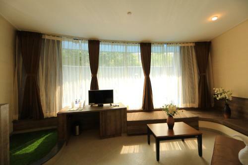 Hotel Shilhaandara
