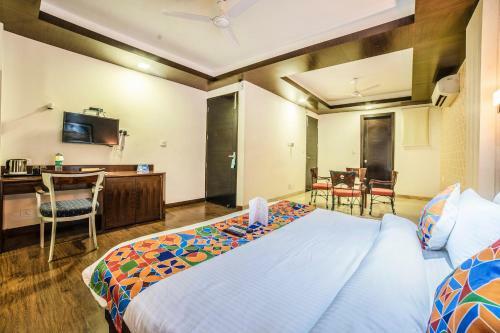 Fabhotel Galaxy Patel Nagar