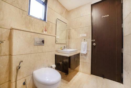 Fabhotel Galaxy Patel Nagar