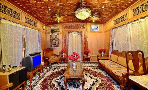 Umbrella House Boat