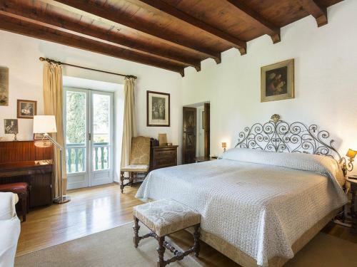 Lesa Villa Sleeps 8 Pool Air Con Wifi