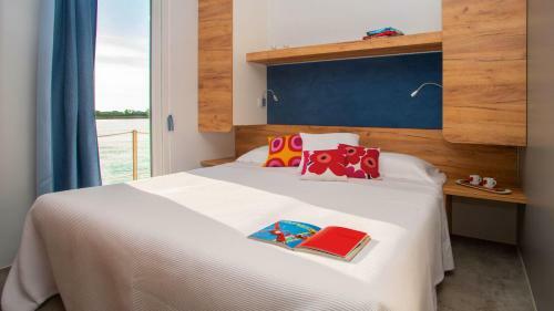 Marina Uno Floating Resort