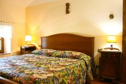 Santa Maria Alla Rassinata Villa Sleeps 15 Pool