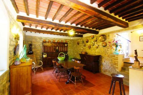 Torricella Villa Sleeps 4 Pool Air Con Wifi
