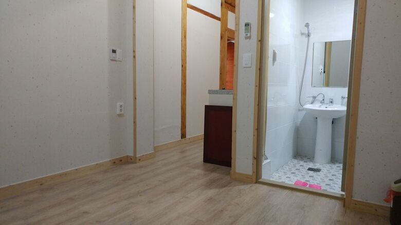 Hostal Chowoo Guesthouse