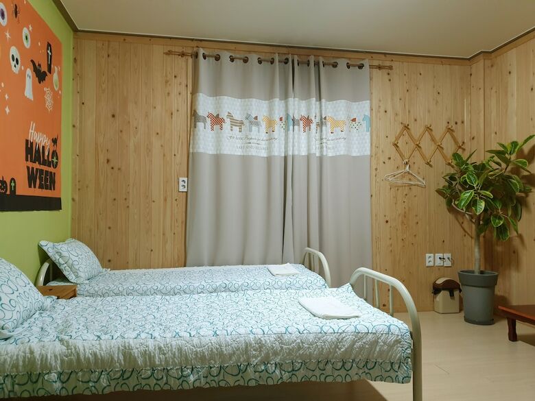 Hostal Chowoo Guesthouse