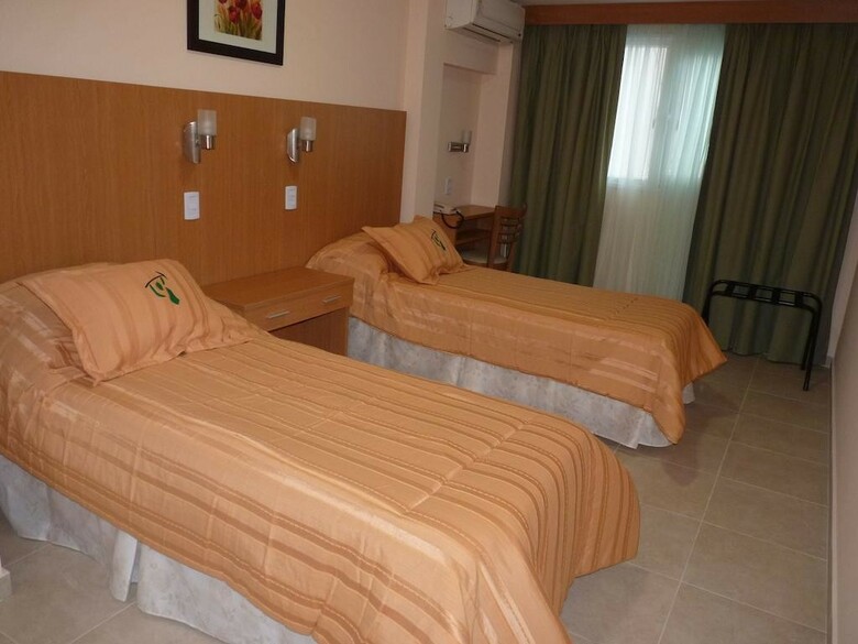 Hotel Osam