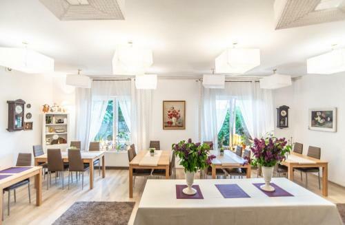Hostal Hubertus Rewal