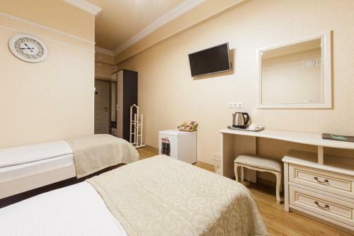 Hotel 7 Dorog