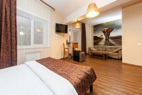 Hotel 7 Dorog