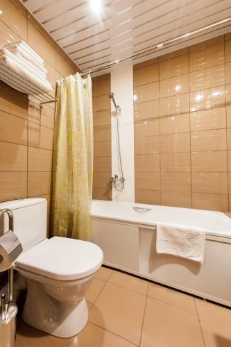 Hotel 7 Dorog