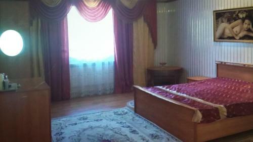 Hostal Alex Guest House