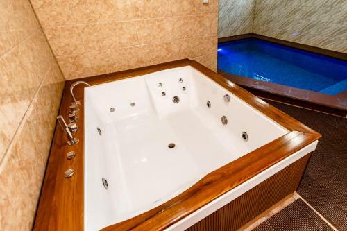 Hotel Seven