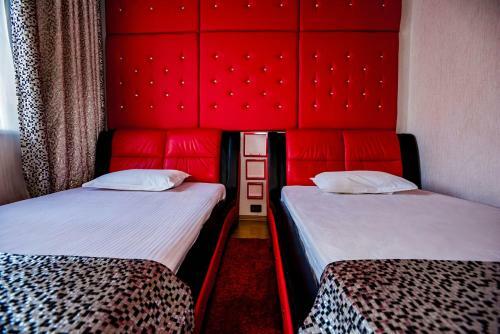 Hotel Seven