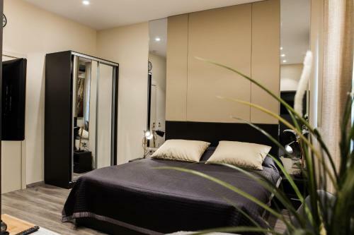 Malon Apartments