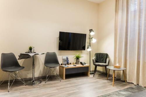 Malon Apartments