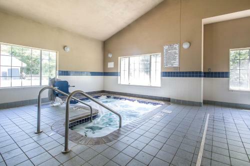 Hotel Quality Inn & Suites East Troy