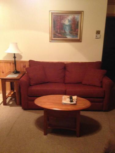 Hotel Rough Cut Lodge