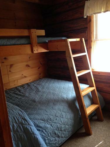 Hotel Rough Cut Lodge