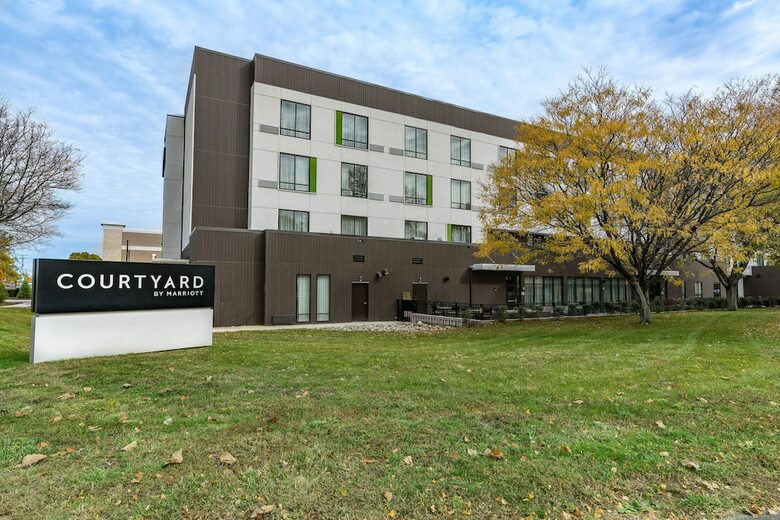 Hotel Courtyard By Marriott West Springfield