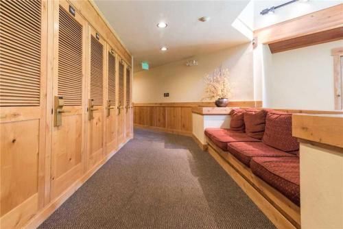 1106 Trappeur's Lodge, Trappeur's Crossing