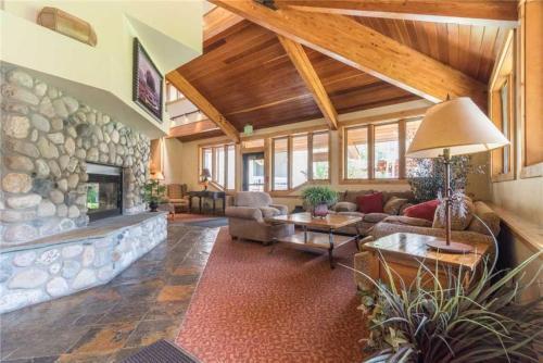 1106 Trappeur's Lodge, Trappeur's Crossing