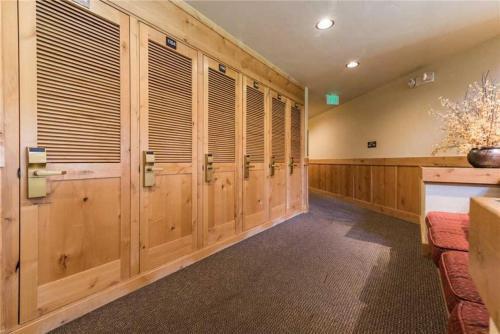 1106 Trappeur's Lodge, Trappeur's Crossing