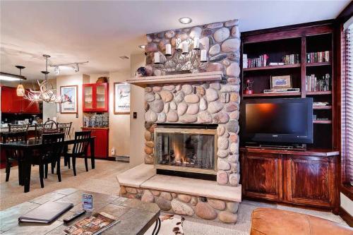1106 Trappeur's Lodge, Trappeur's Crossing