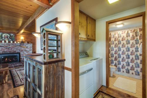 Rustic Tomahawk Cabin
