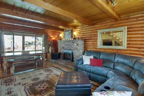 Rustic Tomahawk Cabin