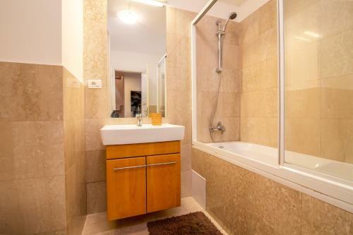 Apartamento Lesser Town Suites Near Petrin Park
