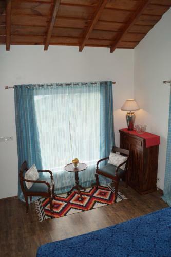 10 Nautical Mile Mountain Cottage