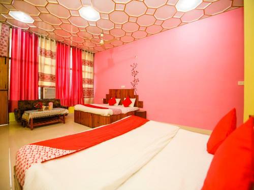Hotel Oyo 26724 Mid Way Tourist Resort