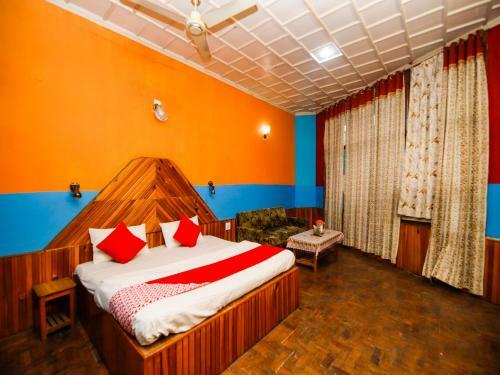 Hotel Oyo 26724 Mid Way Tourist Resort