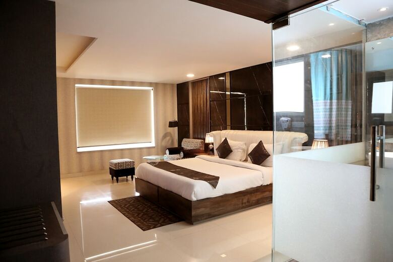 Kingdom Hotel
