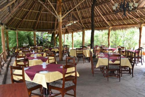 Lodge Mara River Camp
