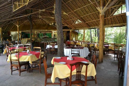 Lodge Mara River Camp
