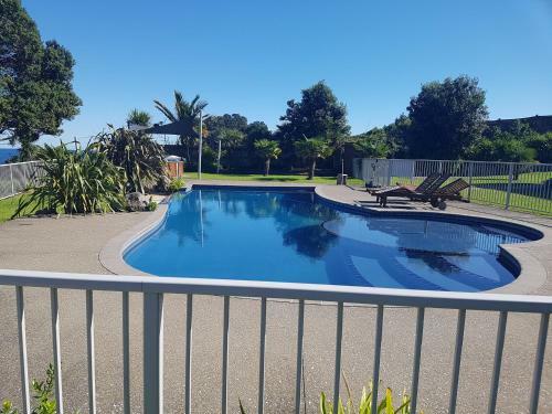 Hotel Te Kaha Beach Resort