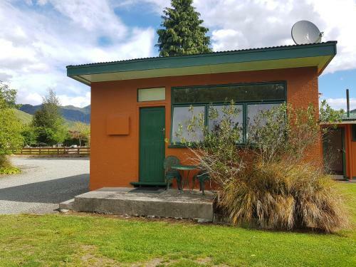 Kiwi Park Motels & Holiday Park