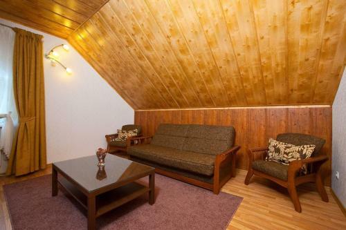 Hostal Chalet Voyage