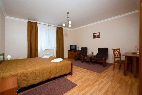 Hostal Chalet Voyage