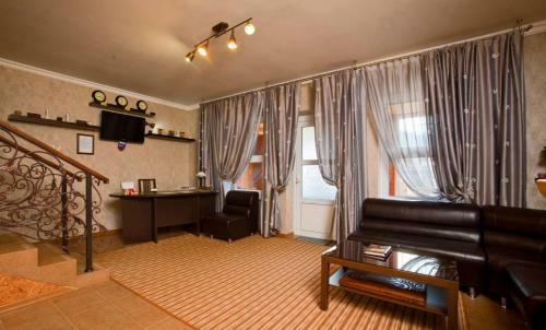 Hostal Chalet Voyage