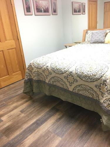 Sawing Logzz Bed And Breakfast