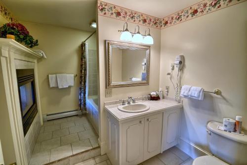 Bed & Breakfast Darby Field Inn