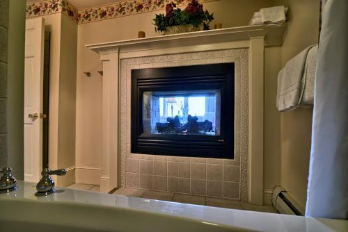 Bed & Breakfast Darby Field Inn