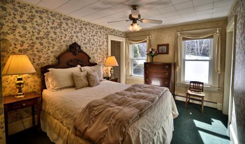 Bed & Breakfast Darby Field Inn