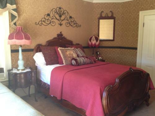 Posada The Whitmore Inn