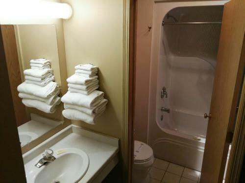 Hotel Adoba� Gladstone