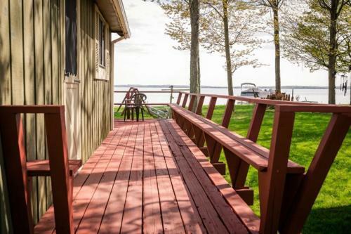 Houghton Lake Hideaway Cottage
