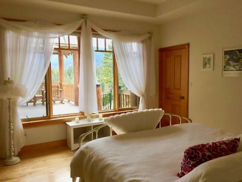 The Lodge At Trout Creek Bed And Breakfast